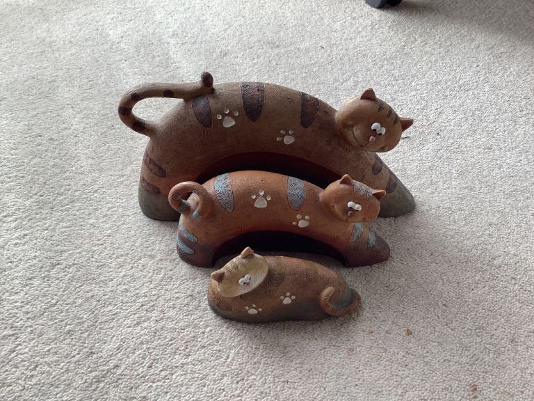 Vintage 3-piece cat figurine set