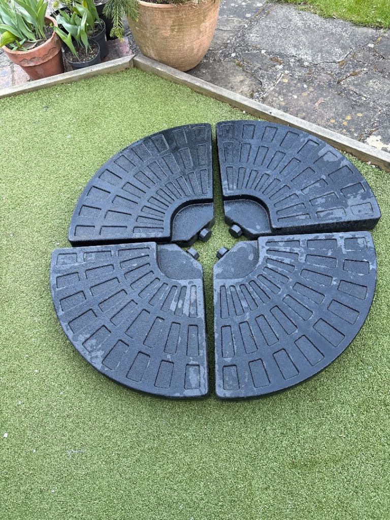 Garden parasol base