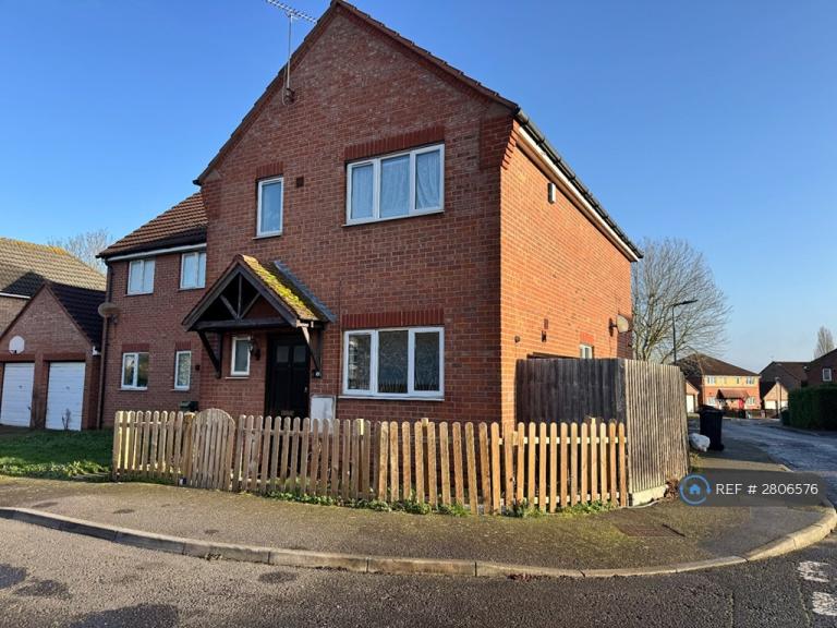 3 bedroom house in St Johns Close, Basildon, SS15 (3 bed) (#2806576)