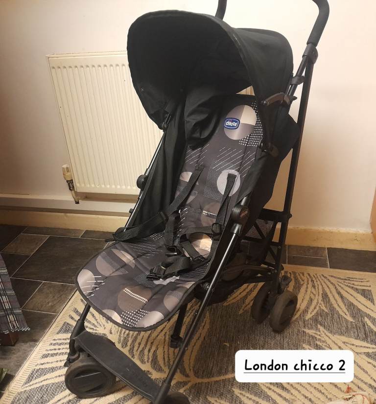 Black London chicco pushchair