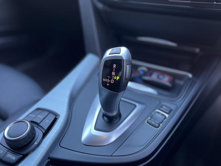 BMW 3 SERIES 2.0 320d Sport Saloon 2015