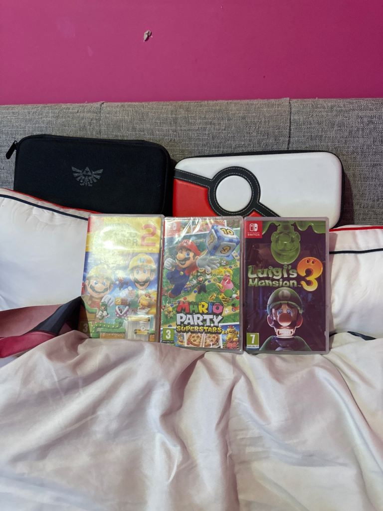 Nintendo Switch Mario Games Bundle of 3 games. + switch cases. Plz read the description below. 