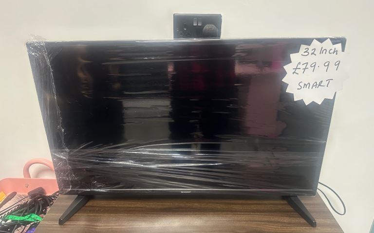 Sharp 32 Inch Smart TV – Complete With Remote & Legs