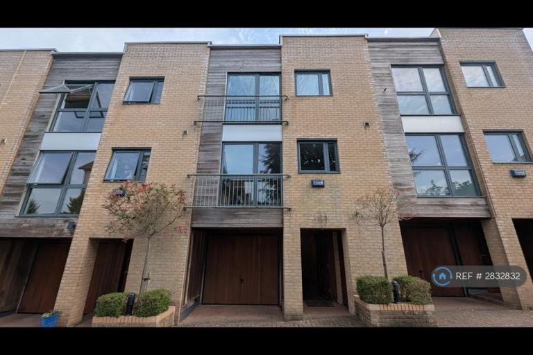 4 bedroom house in Chapter Walk, Bristol, BS6 (4 bed) (#2832832)