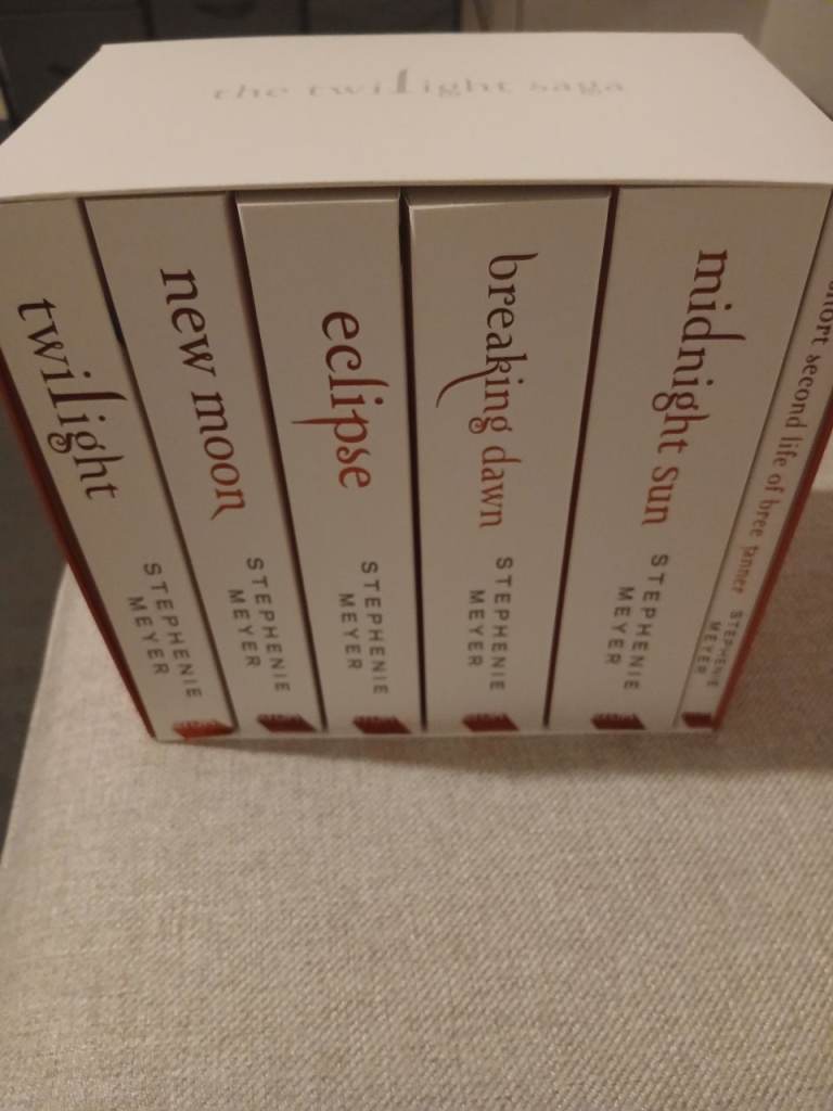 Twilight saga book collection 