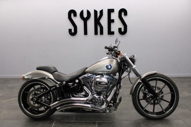 2016 Harley-Davidson FXSB Softail Breakout in Billett Silver