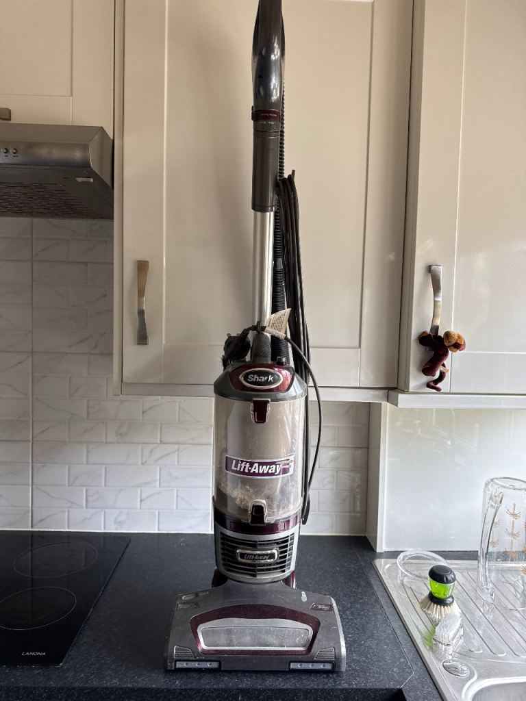 Shark Lift-Away Upright Vacuum Cleaner - Good Condition