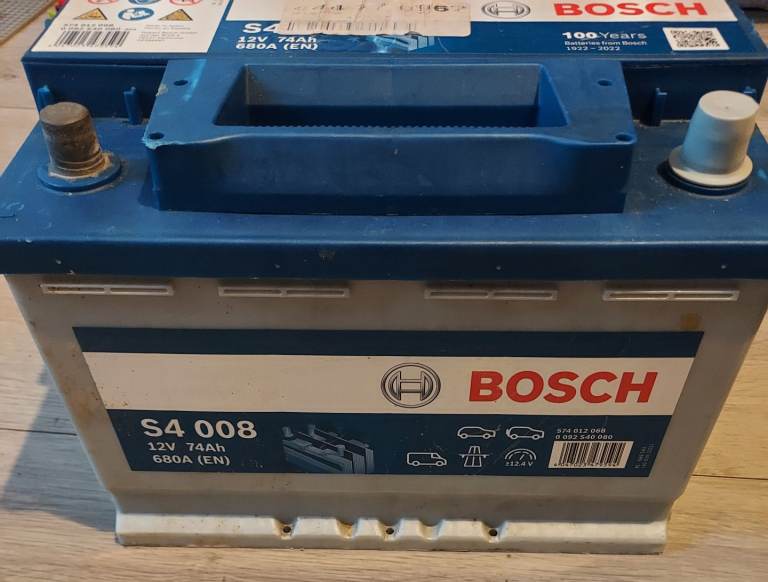 Bosch car battery brand new 274mm x 70mm 12V 74Ah 680A