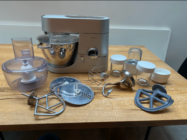Top of the Range Kenwood Titanium Chef Mixer and Food Processor