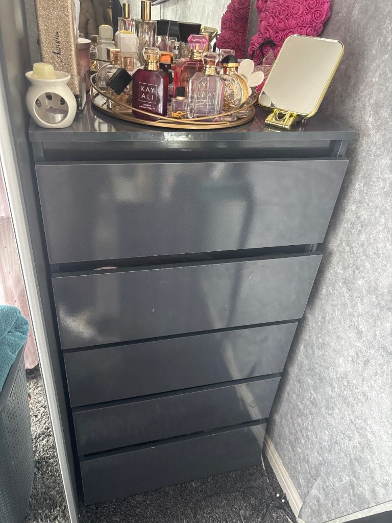 Modern Dark Grey High-Gloss Chest of Drawers 