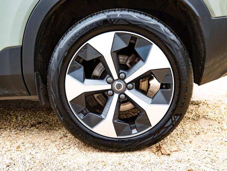 2024 Volvo XC40 2.0 B3 MHEV Plus DCT Auto Euro 6 (s/s) 5dr ESTATE Petrol/Electric Hybrid Automatic