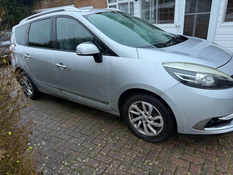Renault, GRAND SCENIC, MPV, 2015, Semi-Auto, 1461 (cc), 5 doors