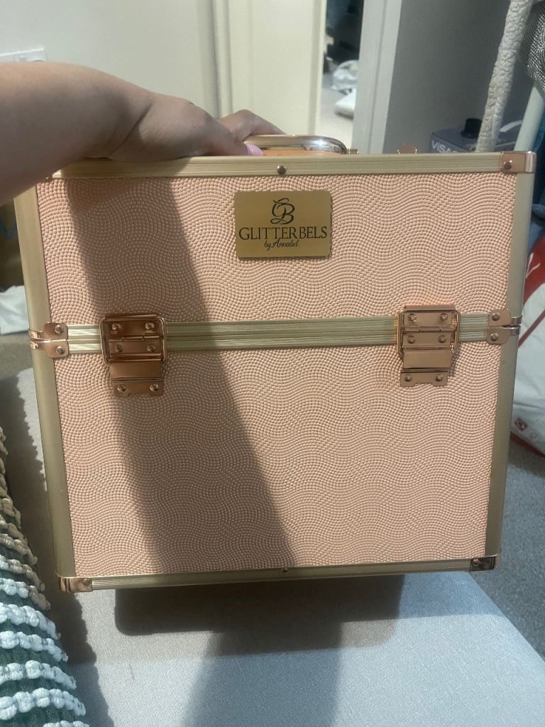 GLITTERBELS GOLD MOBILE KIT - VANITY CASE ONLY! 