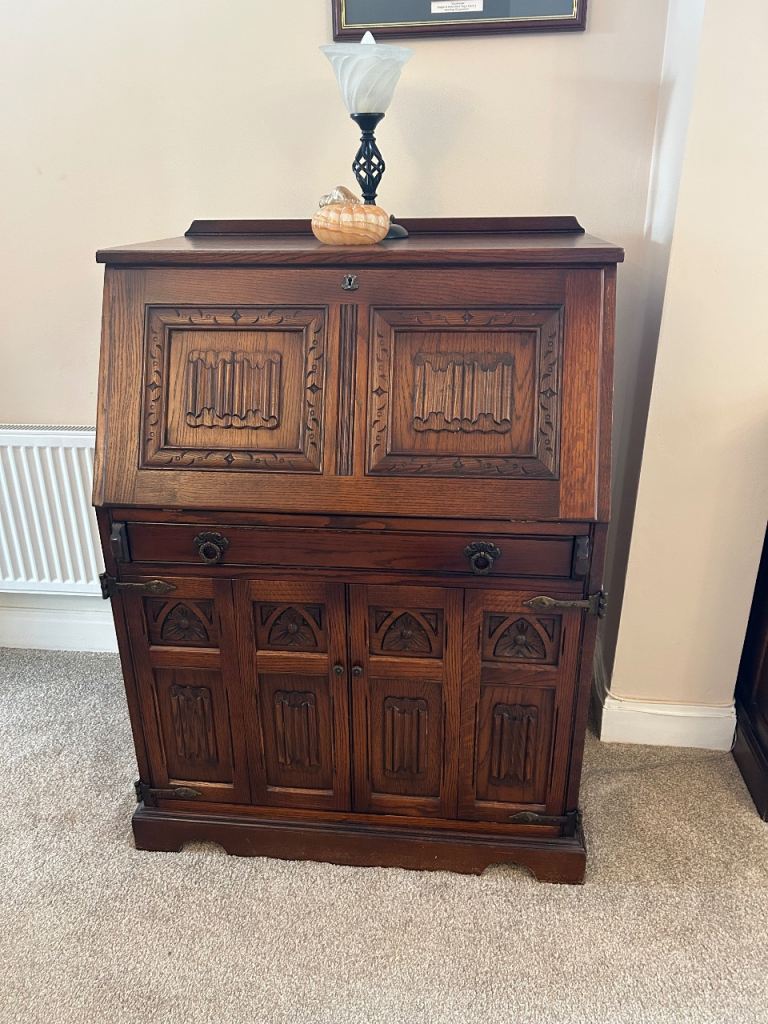 Old charm bureau/ computer cabinet 
