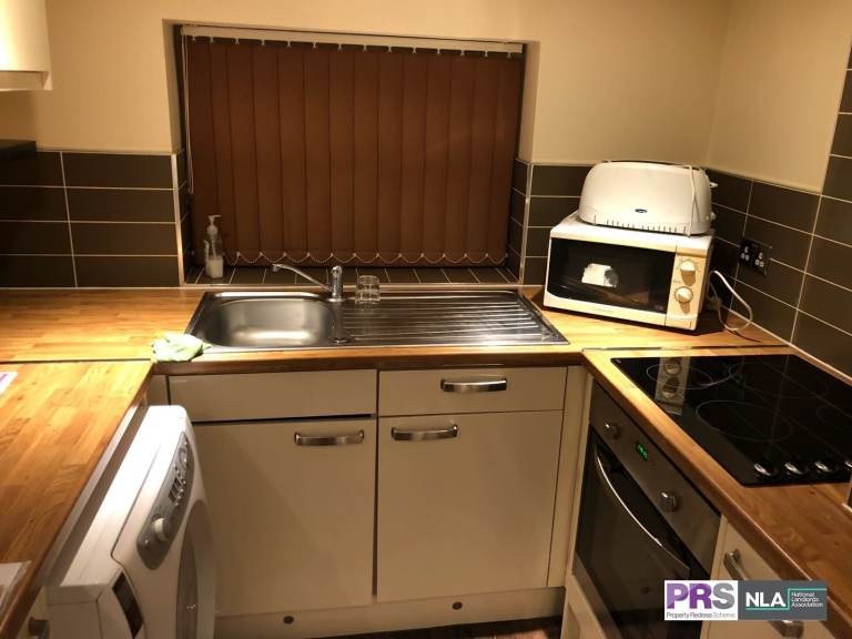 Well-presented immaculate one bedroom flat to let in Bradford BD10.