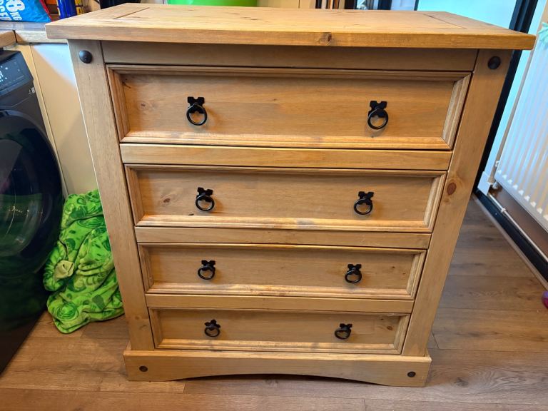 Solid Wood 4-Drawer Chest of Drawers – Good Condition