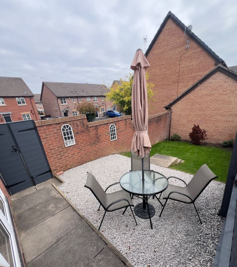 2x double rooms in shared house - Stoke