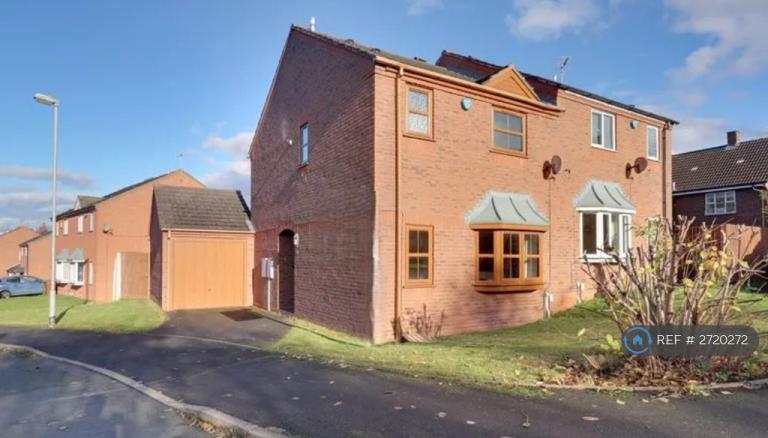 3 bedroom house in Slessor Road, Stafford, ST16 (3 bed) (#2720272)