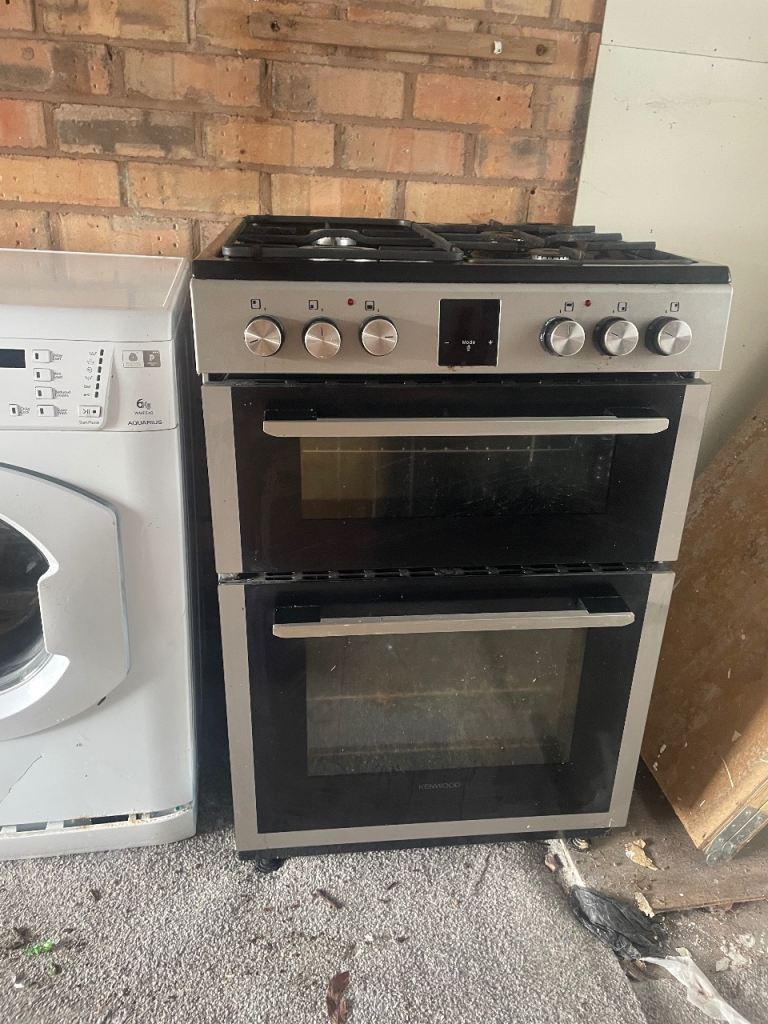 Freestanding Gas Cooker with Double Oven – Fair Condition