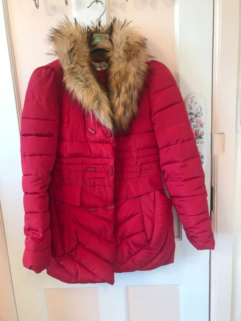 New - woman faux fur collar coat - red, UK size 8