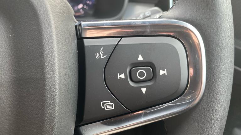 2025 Volvo XC40 2.0 B3P Plus Dark 5dr Auto Petrol Estate Estate Petrol Automatic