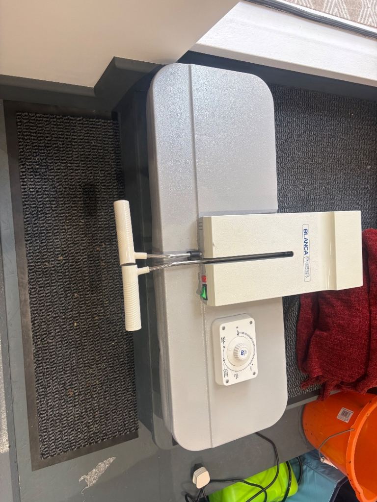 Blanca iron press 