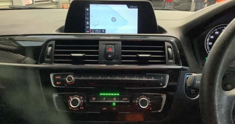 2018 BMW 1 Series 118i [1.5] Sport 5dr [Nav] HATCHBACK PETROL Manual