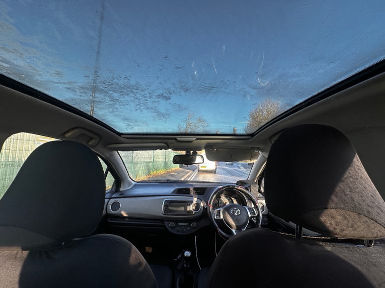 Toyota, YARIS, Hatchback, 2012, Manual, 1329 (cc), 5 doors