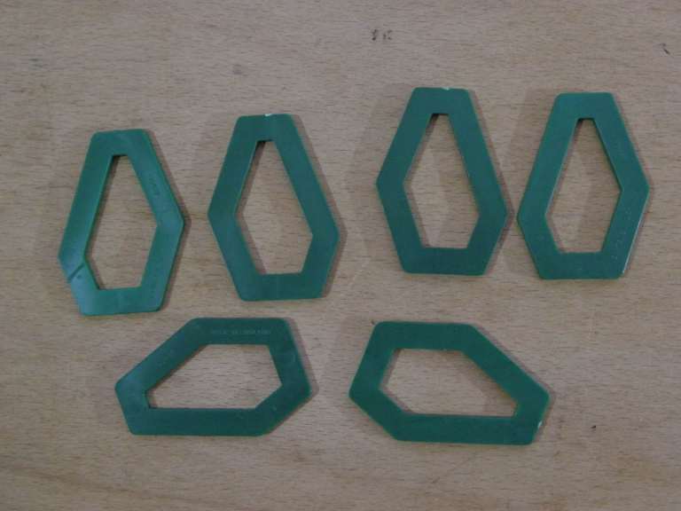 SCALEXTRIC CLASSIC GREEN BRIDGE TRACK SUPPORTS x6 05437 59 x 44 x 37 x 2.4mm