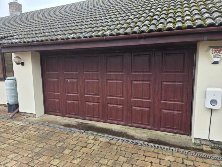 Garador remote control garage door