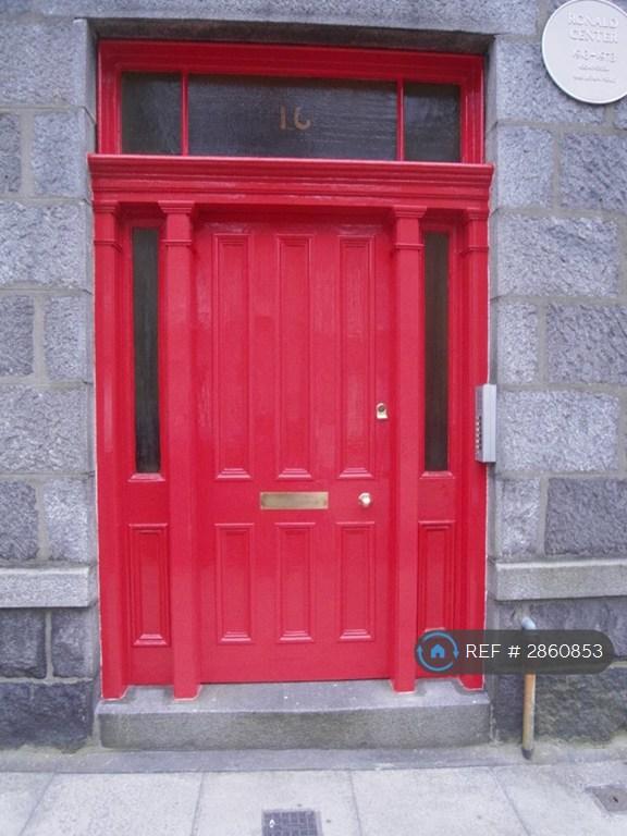 2 bedroom flat in Elmbank Road, Aberdeen, AB24 (2 bed) (#2860853)