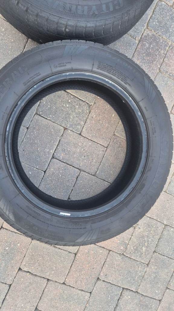 Tyres 225/60/18
