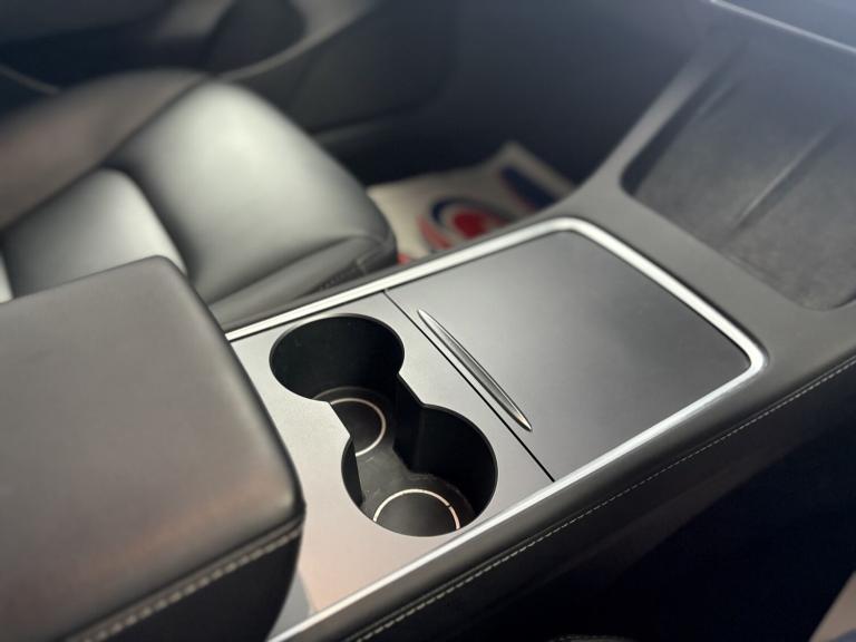 TESLA MODEL 3 Standard Range Plus 2021