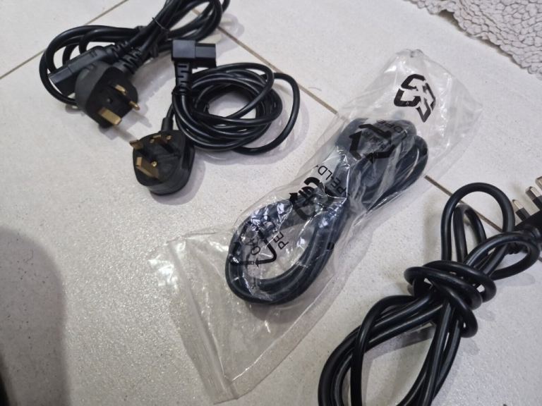4x UK Random size Kettle Lead C13 PC Computer Power Cable Bundle Set 4