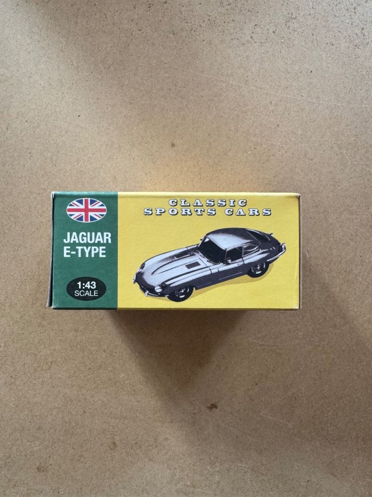 Jaguar E-Type Classic Sports Car 1:43 Scale