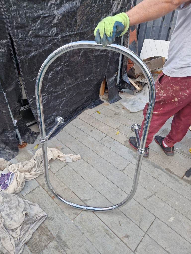 Super strong shower rail