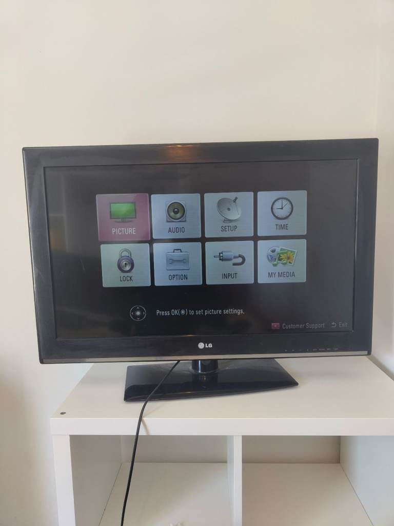 LG LCD TV – Black, Good Condition