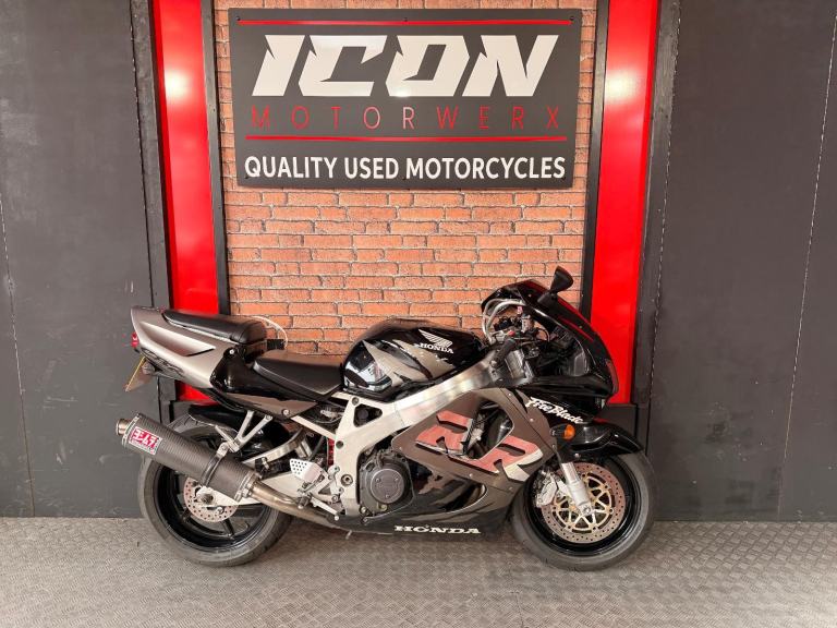 1998 Honda CBR900 RR FIREBLADE, low miles, rare colours 
