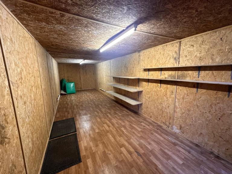 Shipping Container/Storage Unit – Great for Secure Storage
