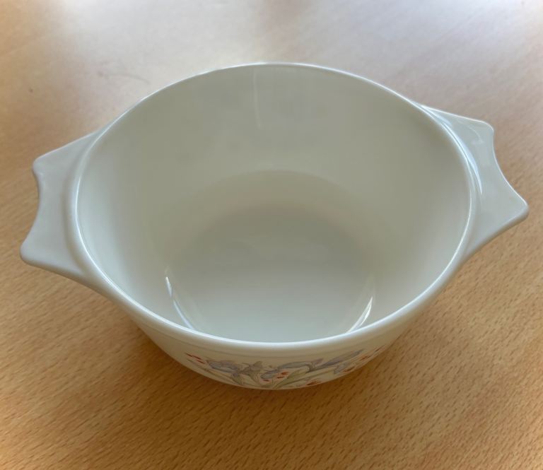 Vintage pyrex blue iris casserole dish