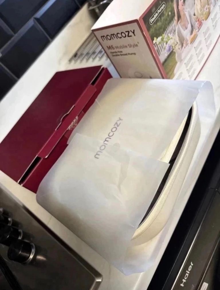 New Momcozy M6 Breast pump