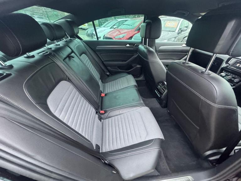 2015 Volkswagen Passat 2.0 TDI SCR 190 R-Line 4dr SALOON DIESEL Manual