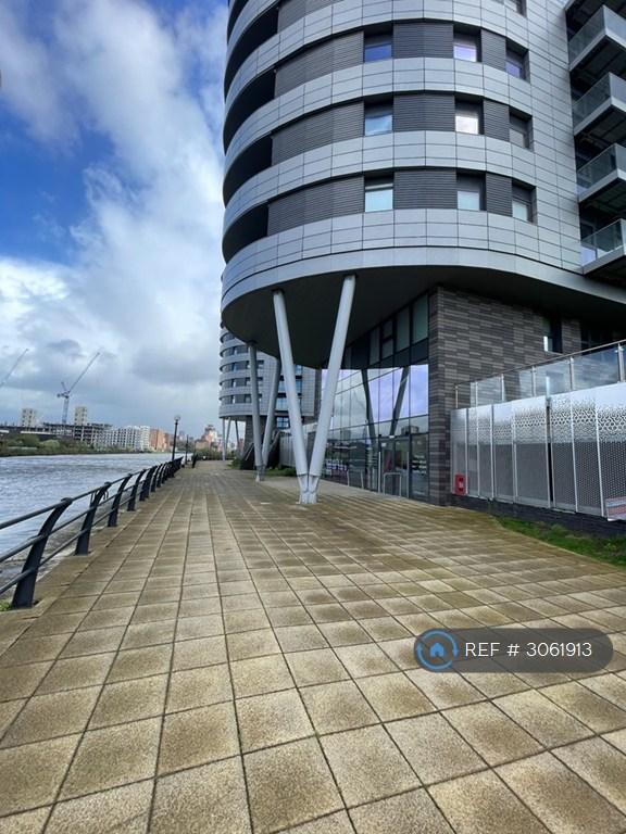 2 bedroom flat in Pomona Strand, Old Trafford, Manchester, M16 (2 bed) (#3061913)