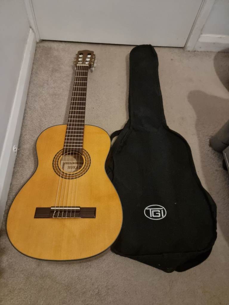 hokada classical guitar w case/bag