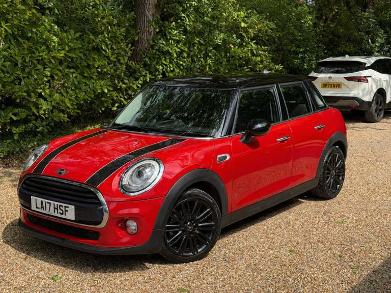 MINI HATCH 1.5 5-Door Hatch Cooper Chili Pack 2017
