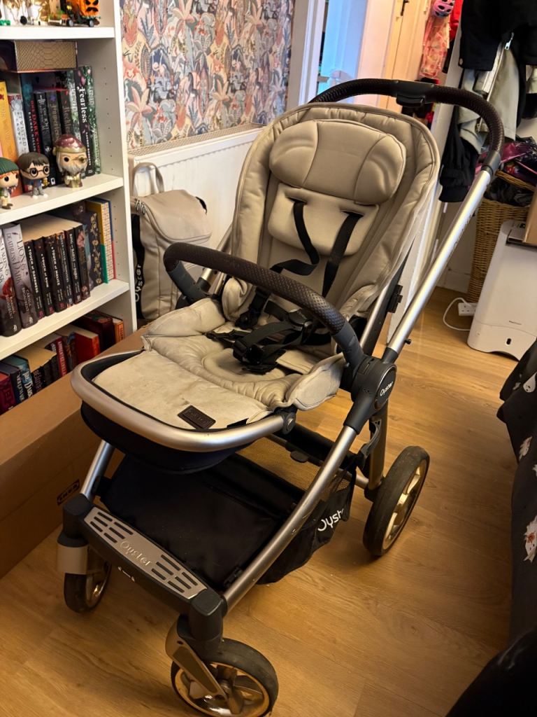 Oyster 3 travel system (minus car seat) , £40.00 for Sale