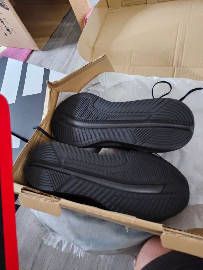 Adidas galaxy size 8 all black