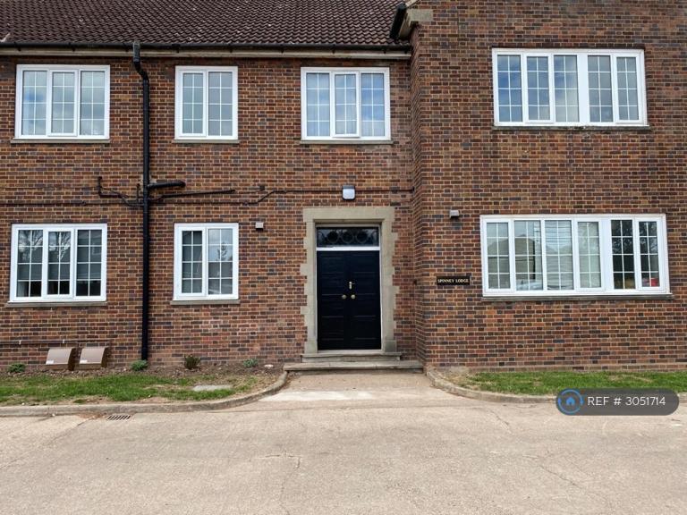 2 bedroom flat in Spinney Lodge, Burton-On-Trent, DE13 (2 bed) (#3051714)