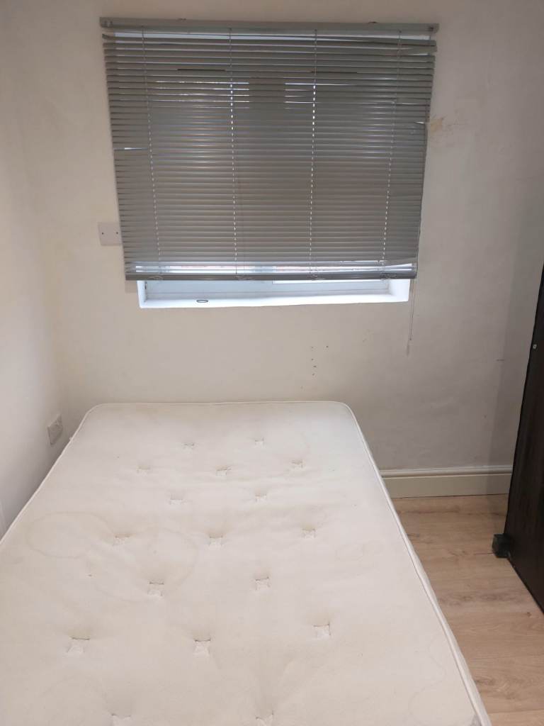 DSS 1BED GR FL FLAT+PRIV GARDEN OK SINGLE PARENT&CHILD 10 MIN WHITTON B.R. THEN 30 MIN WATERLOO