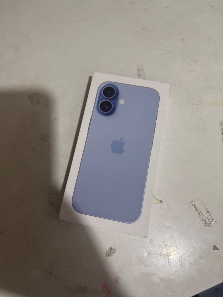 iPhone 17 256gb 100% battery 